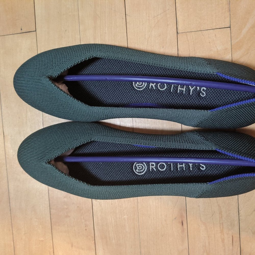 Brand new Fern rothys in box